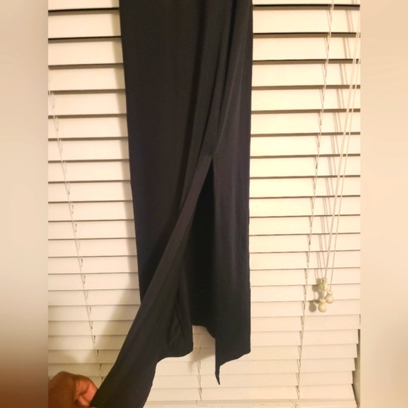 Almost Famous XL Black Dress from a smoke free house, perfect condition. - Picture 4 of 4